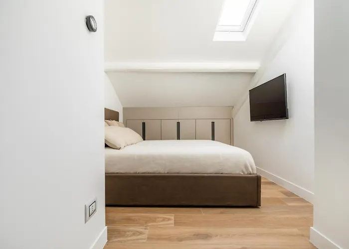 Cenisio Golden House Apartment